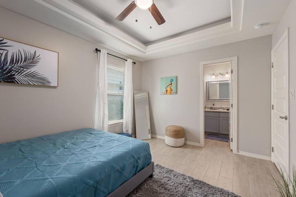 Cozy 3 Bed 2 Bath Apartment, Near Shopping Plazas, Expressway And Free Parking Единбург Екстер'єр фото