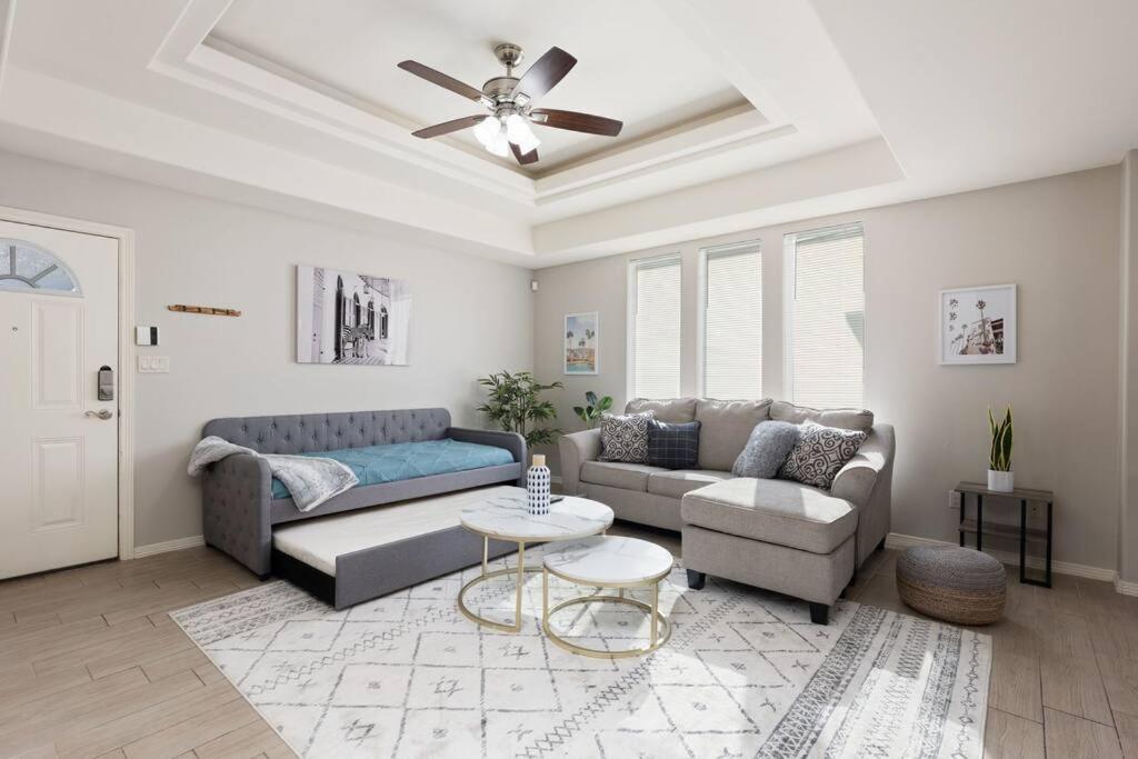 Cozy 3 Bed 2 Bath Apartment, Near Shopping Plazas, Expressway And Free Parking Единбург Екстер'єр фото